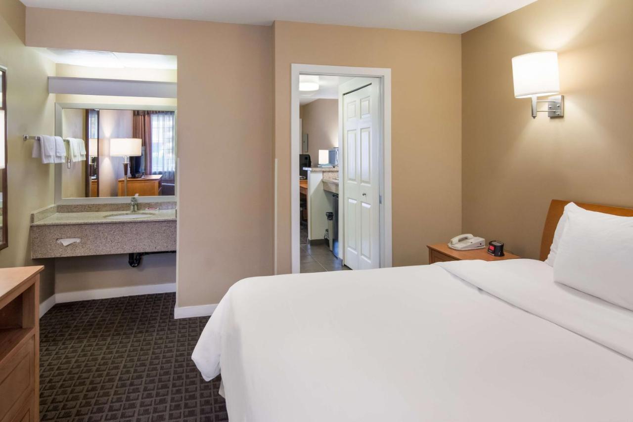 Surestay Hotel By Best Western North Vancouver Capilano West Vancouver Exterior foto